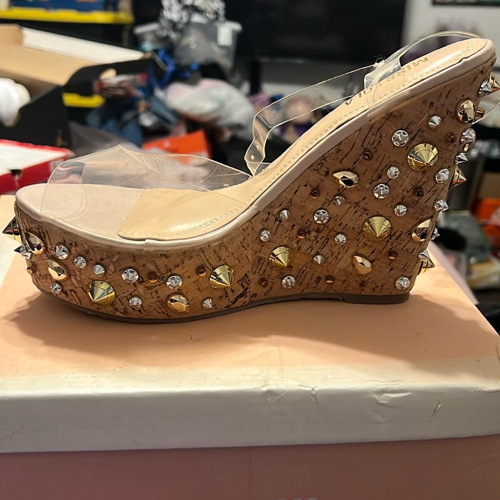Miss Lola size 10 sandal